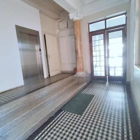 Monica's House Hostel *
