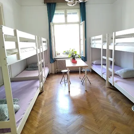 Hostel Monica's House *